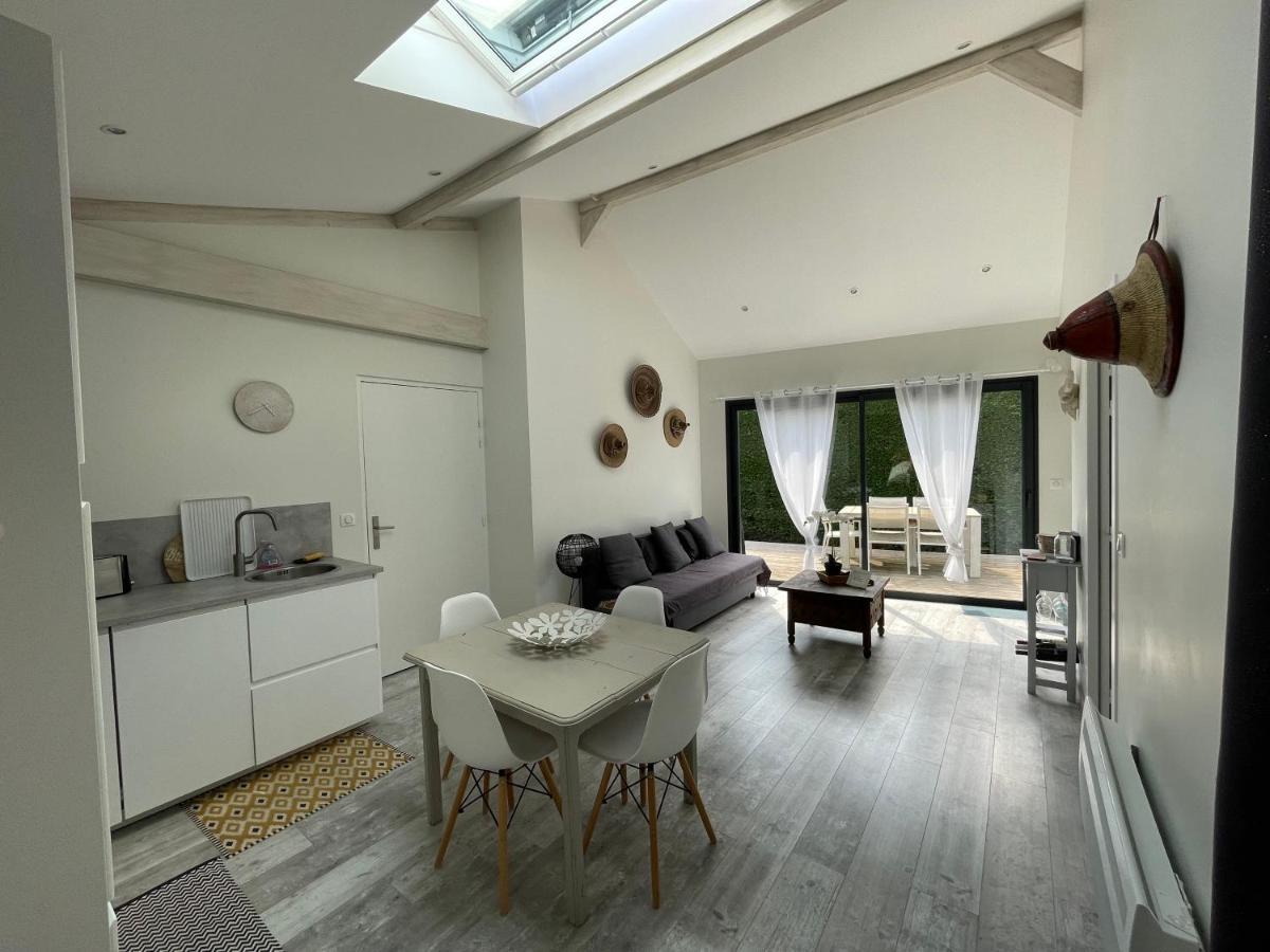 t2 indépendant dans maison avec piscine proche bordeaux Eysines Esterno foto